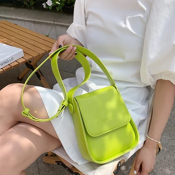 Solid Color Väike Kott 2021 Suvel Uus kvaliteetne PU Nahast Naiste Disainer Handba Luksus Brändi Õla Messenger Kott