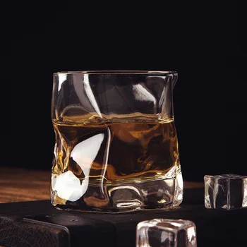 Kortsus klaasist kruus Kummaline klaasist kruus õlut kruus Kristall klaasi viski vaimu klaas õlle klaas ebaregulaarne keerates leibkonna prillid