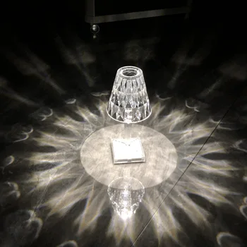 Diamond tabel lamp USB laetav akrüül katkesta dekoratiivne lamp magamistuba öö crystal tabel lamp pulm teenetemärgi laterna