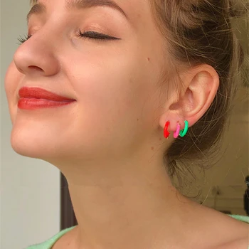 AOMU Vintage Värviline Metall Emailiga C-Kujulised Kõrvarõngad Lihtne Mood Ebaregulaarne Geomeetriline Sile Väike Hoop Kõrvarõngad Naistele