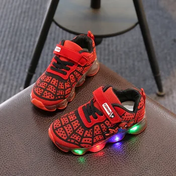 Laste Kevad vabaaja spordijalatsid Mood LED valgus Tossud Lapsed valgustamiseks pehme võre Tossud Spidermans Chaussure Kingad