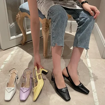 Kõrge kontsaga sandaalid naistele 2021 suvel uus paks kanna keskel kanna square varba Baotou ühe kingad tagasi tühjade naiste kingad