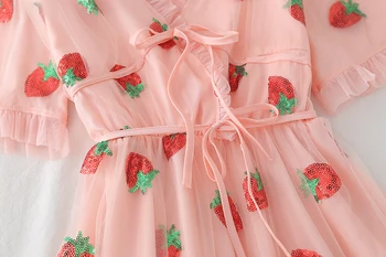2021 Uus Kevadine Vintage Ehitud Roosa Maasika Võre Pool Kleit Naiste Seksikas V-Kaelus Lühikesed Varrukad Vibu Tülli Midi Kleidid