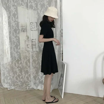 Prantsuse Hepburn Stiilis Must Kleit Naiste 2021 Suvel Uus Temperament Talje Salenemisele V-Kaeluse Lühikesed Varrukad-Line Kleidid Naine