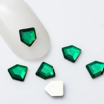 YanRuo 20pcs 4x5mm Nail Art Pentagoni Kristall Klaas teemant ehted Korter põhja kujuline Teemant Küüned Teenetemärgid