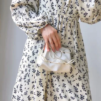 Naiste Bowknot Väike Valge Kott moekunstnik Daamid Kett Õlal Crossbody Kotid Naiste Mini Clip Käekotid Sidur Rahakotid