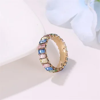 Uus mood geomeetriline värviline kristall square tsirkoon vikerkaar nimetissõrme naiste sõrmus smple esteetiline tarvikud ehted