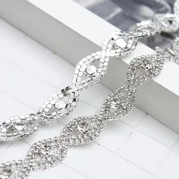 1 tk Crystal Bow Array Teenetemärgi Kive Sisekujundus Bling Diamante Hõbedane Metallist Kett Kleit Rõivas Tarvikud Teenetemärgi