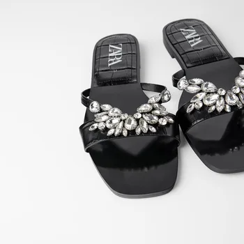 2020. aasta suvel uus naiste lamedapõhjaline naiste akrüül diamond korter kontsaga rand kingad sandaalid naistele