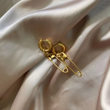 Kuld pin-disain stiilne külm Euroopa ja Ameerika tuul kõrvarõngad retro metallist kirjaklamber kõrvarõngad kõrvarõngad kõrvarõngad naistele